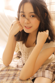 美女和帅哥拥抱相亲视频