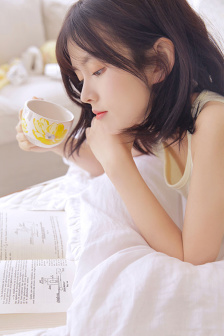 蜘蛛网中的女孩